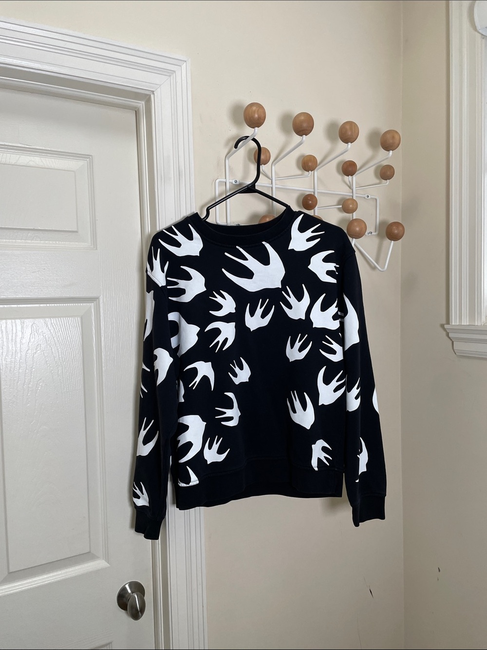 Alexander Mcqueen - Swallow Bird Sweatshirt - Black / White - M